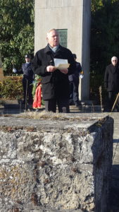 Lothar Wölke gedenkt der verstorbenen Mitglieder der SVL.