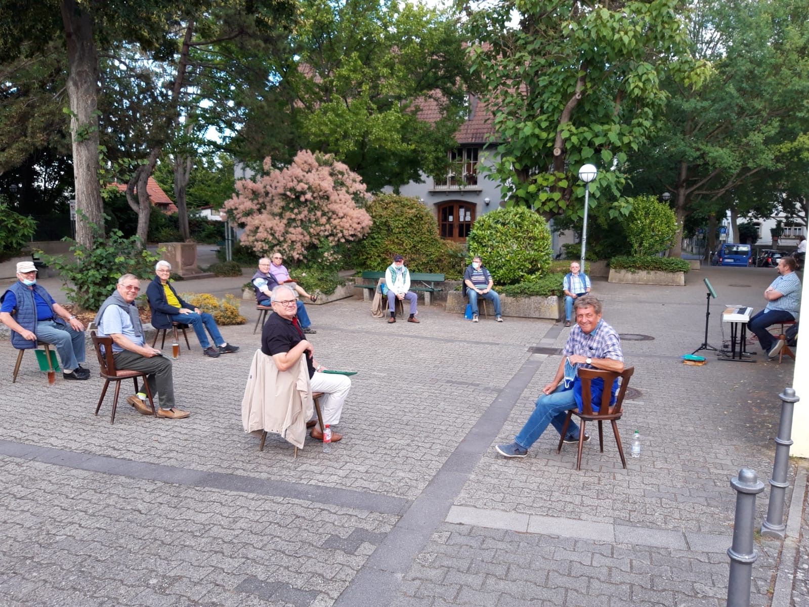 Open-Air-Probe auf dem Long-Champ-Platz. Foto: Bernhard Marin