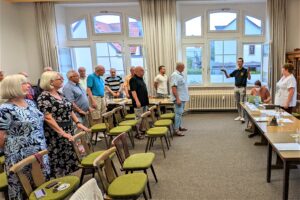 Abschlusschor mit dem Rheinland-Pfalz-Gruß, dirigiert von Felix Leineweber. Foto: Natacha Olbrich